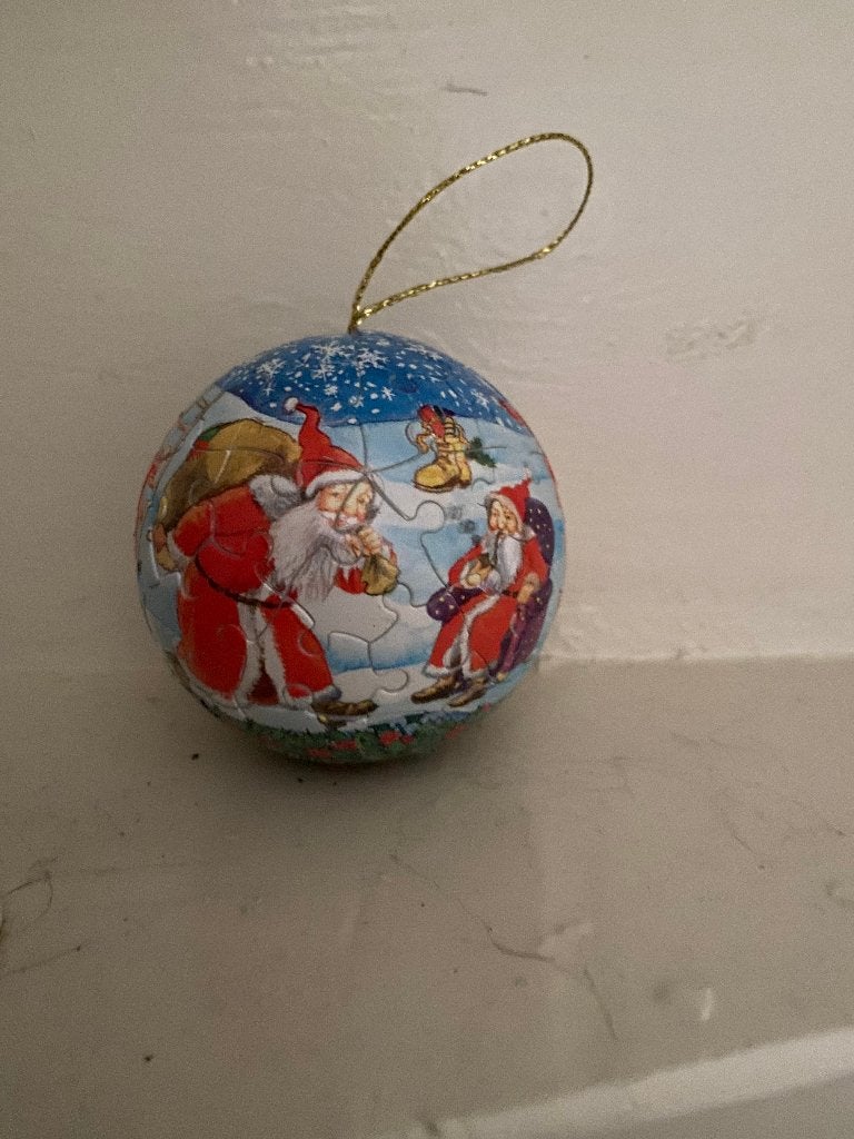 Puzzelbal Kerstmannen, Diversen, Kerst, Ophalen of Verzenden, Zo goed als nieuw