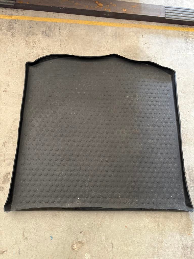 Kofferbakmat VW Touran 2007, Ophalen, Zo goed als nieuw