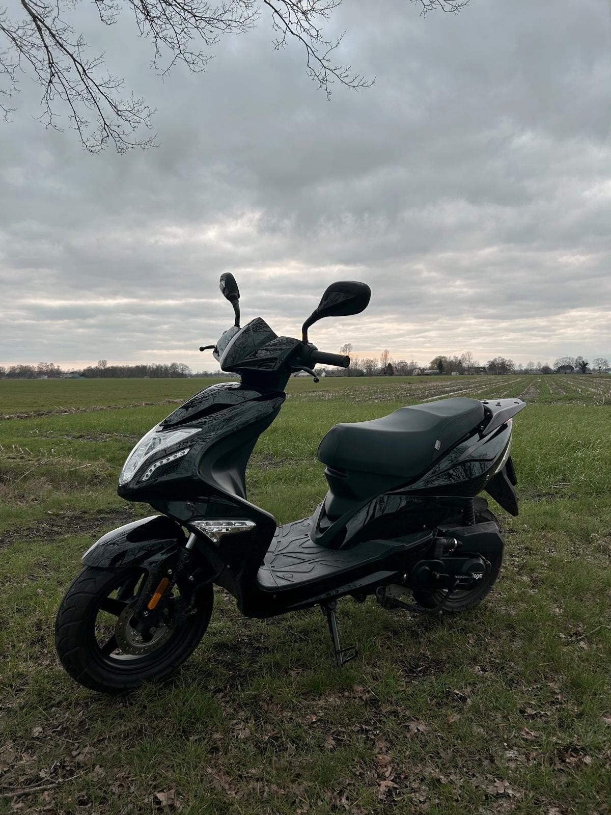 AGM R8 Scooter, 2019, 8927km, Ophalen, Gebruikt, Benzine