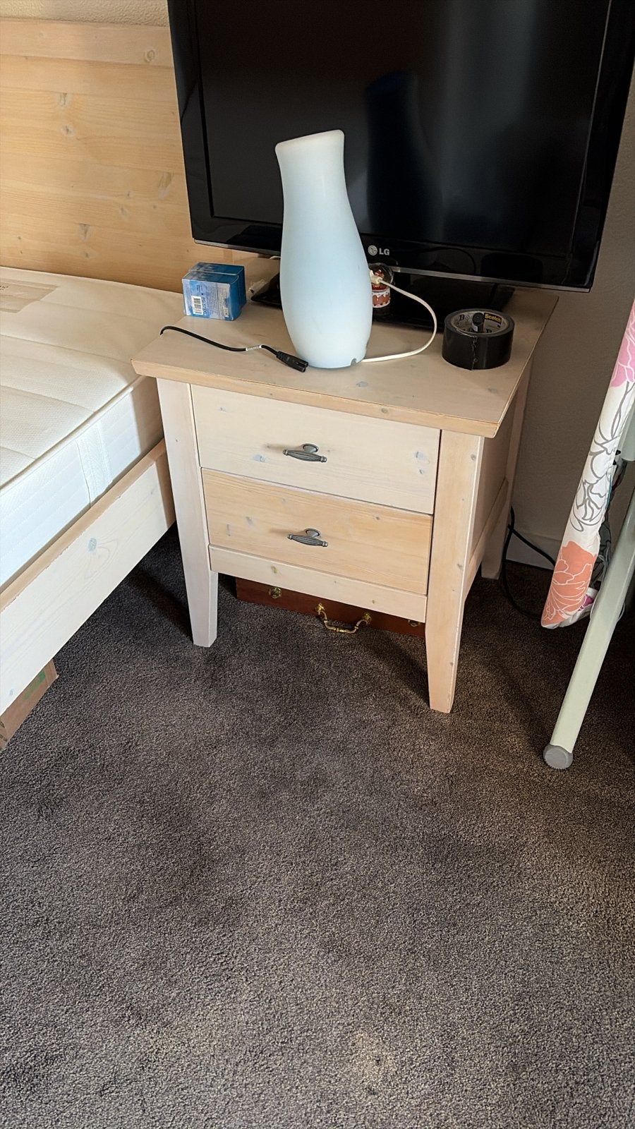 Houten nachtkastje met 1 nachtkastje en lade kast met 3 lade, Huis en Inrichting, Gebruikt, 65 cm of meer, Hout, 55 tot 70 cm