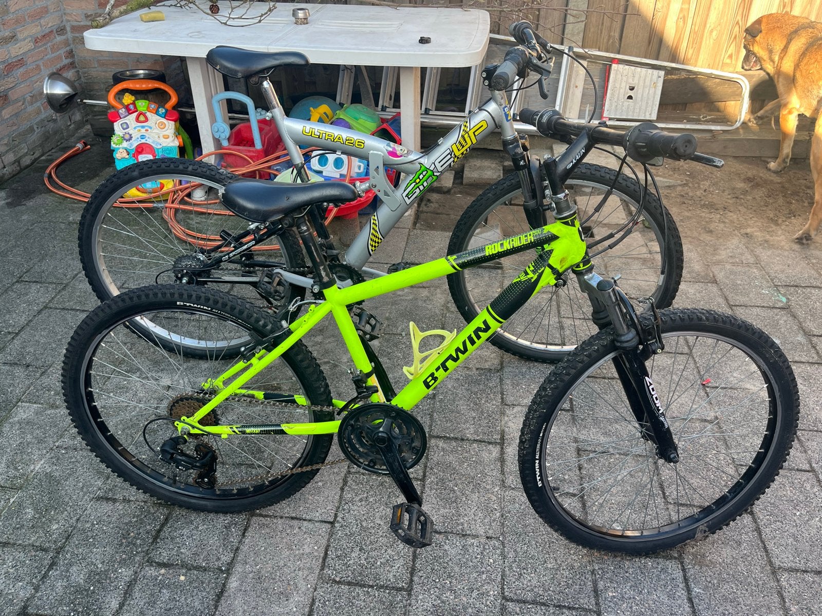 2 Mountainbikes: B'Twin Rockrider 24" & Bike Up Ultra 26", Fietsen en Brommers, Fietsen | Mountainbikes en ATB, Fully, Ophalen