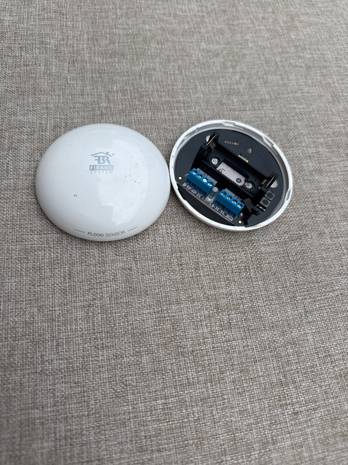 FIBARO Flood Sensor FGBS-101 - Waterdetector, Gebruikt, Detector, Sensor of Melder, Ophalen of Verzenden, Overige soorten