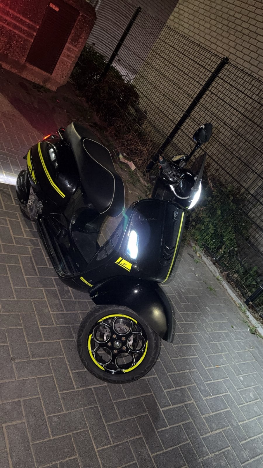 Vespa GTS 300 A1, Fietsen en Brommers, Scooters | Vespa, Ophalen, Zo goed als nieuw, Benzine, Overige modellen