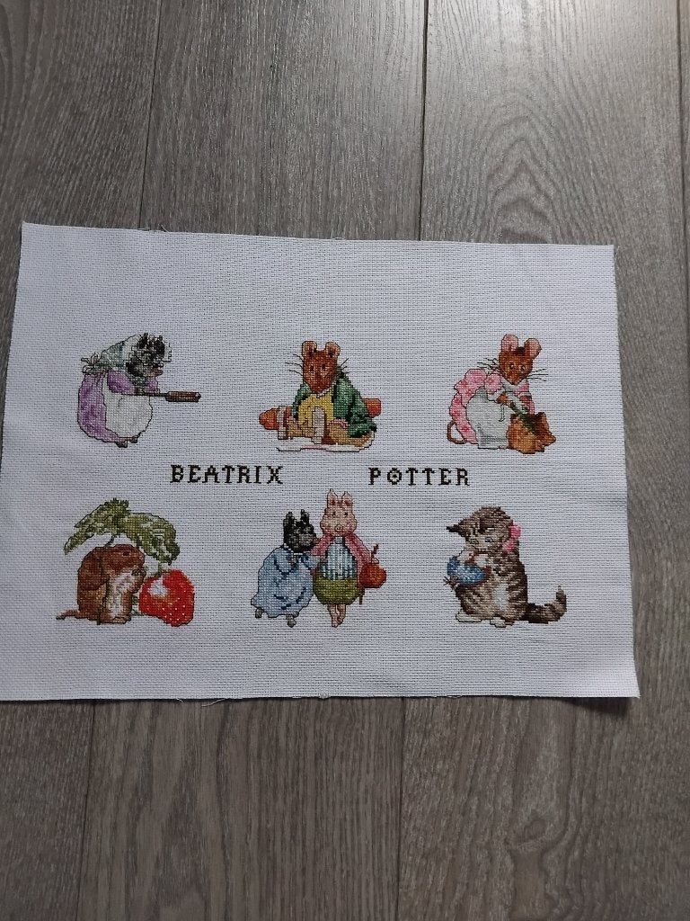 borduurwerk Beatrix Potter, Ophalen of Verzenden, Zo goed als nieuw, Handborduren, Borduurpakket