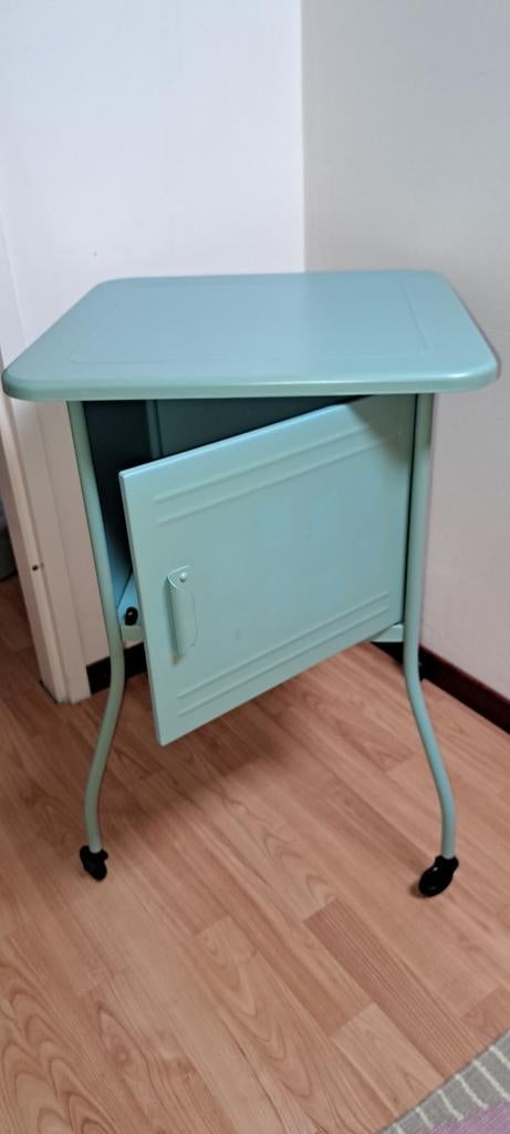 Ikea Nachtkastje/Kinder Bureautje op Wieltjes Mintgroen/Aqua, Huis en Inrichting, Tafels | Bijzettafels, Ophalen, Minder dan 55 cm