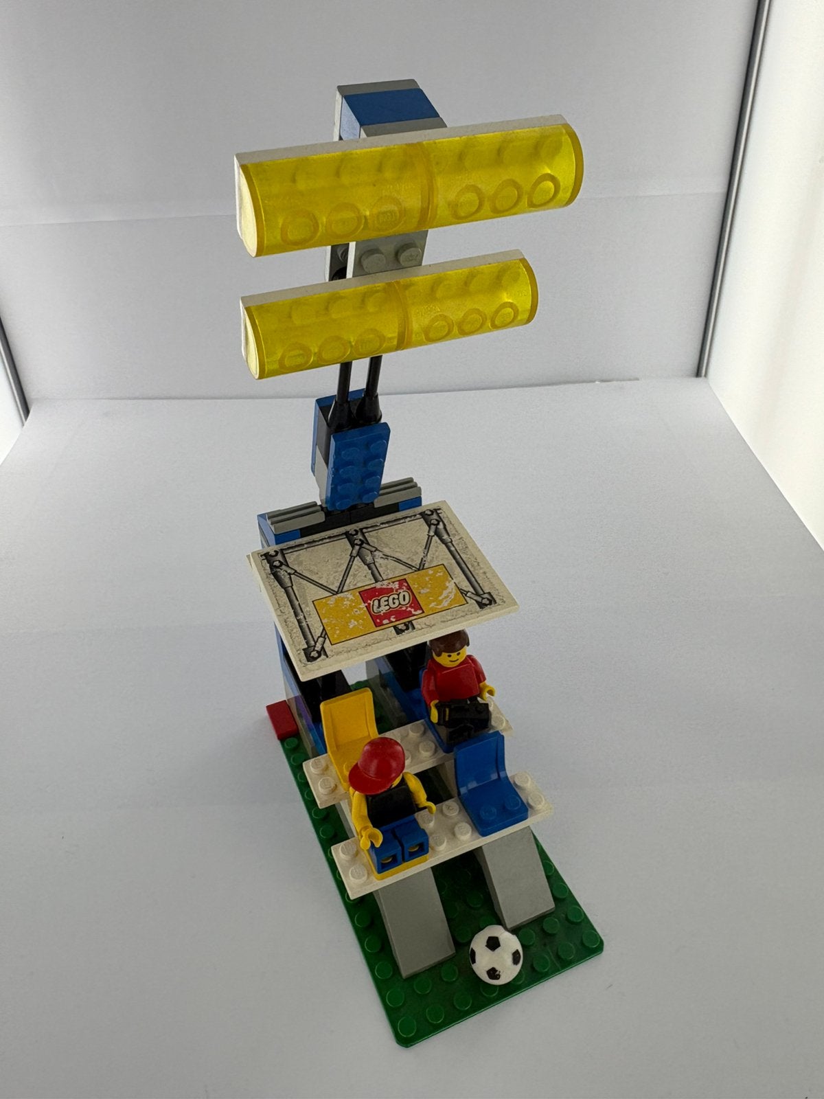 LEGO 3402 Grandstand with Lights (Soccer) - Compleet, Compleet, Gebruikt, Lego, Ophalen of Verzenden