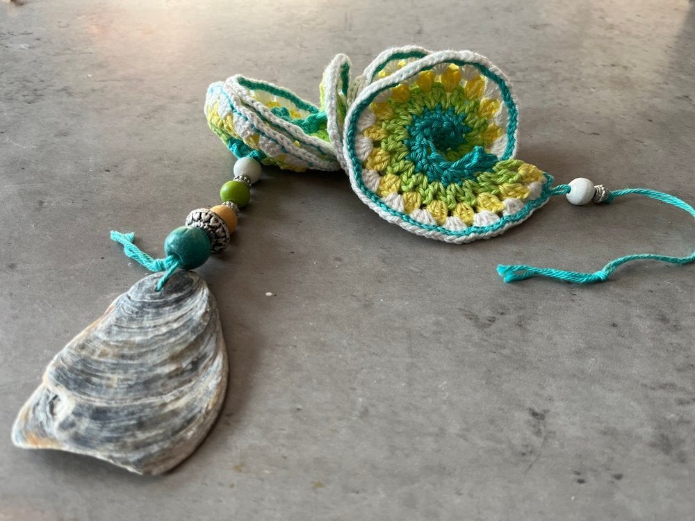 Windspinner schelp wit geel groen turquoise, Meerkleurig, Boho, P Gillisstr, Nieuw