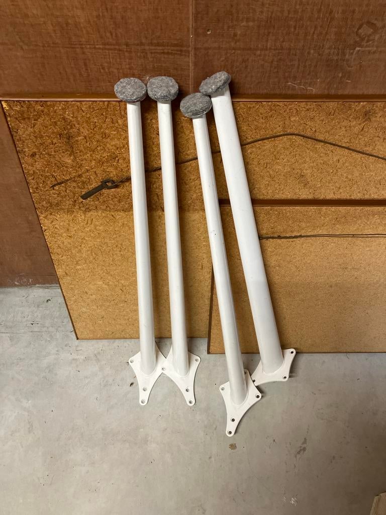 4 metalen meubelpoten hoogglans wit, Tafelpoot, Gebruikt, 50 tot 100 cm, Ophalen of Verzenden