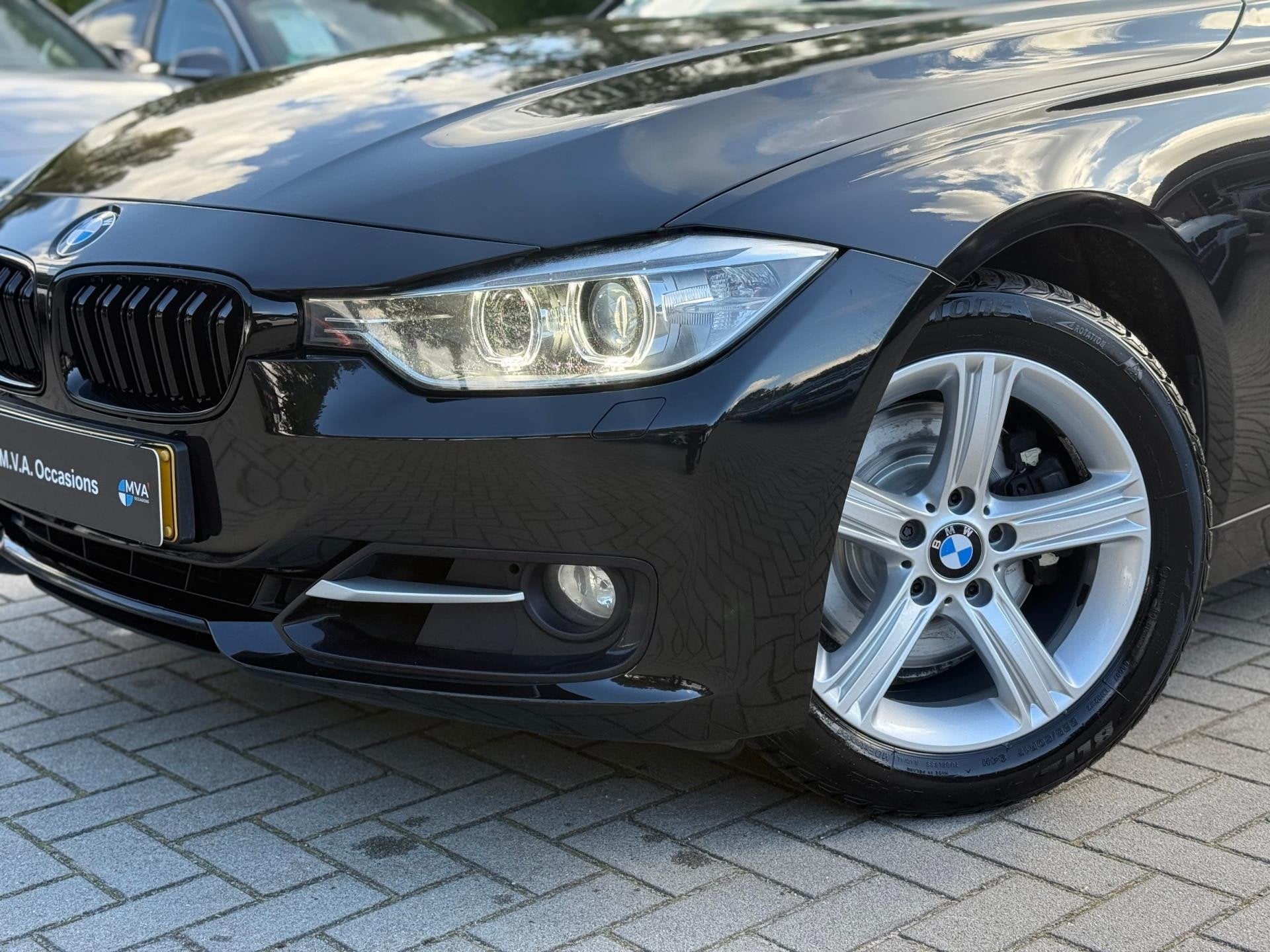 BMW 3-serie 328i High Executive Sport|Nieuwe Ketting|Leder|G, Auto's, 745 kg, Achterwielaandrijving, Gebruikt, 4 cilinders