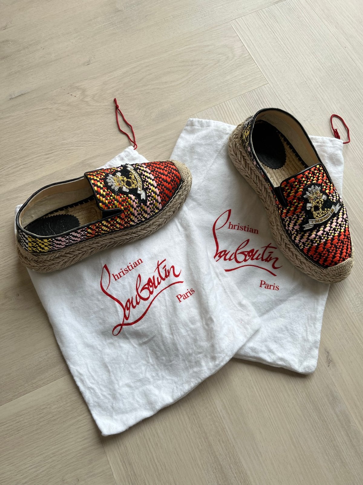 Louboutin Espadrilles Maat 36 met originele dustbag, Kleding | Dames, Overige kleuren, Ophalen of Verzenden, Zo goed als nieuw