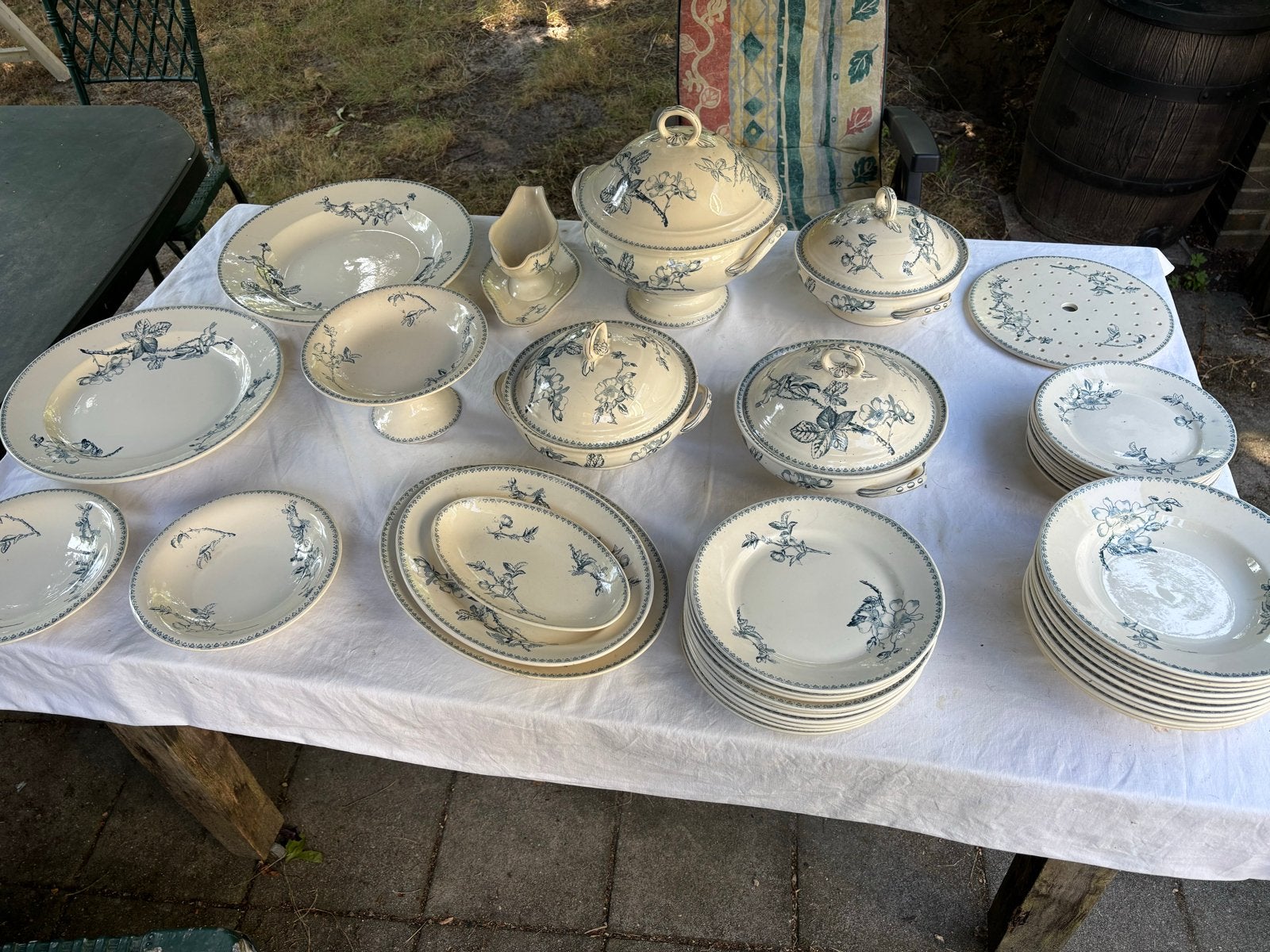 Groot Petrus Regout & Co. Maastricht Briar servies, Ophalen