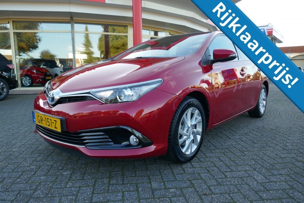 Toyota AURIS 1.8 HYBRID DYNAMIC AUTOMAAT  CAMERA/PANORAMADAK, Auto's, 28 km/l, Gebruikt, 4 cilinders, Met garantie (alle)