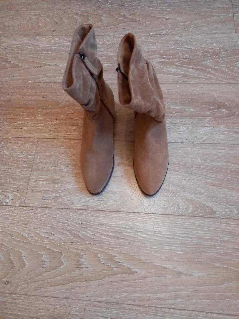 Laarzen van Noi Due maat 40, Ophalen of Verzenden, Nieuw, Beige, Lage of Enkellaarzen