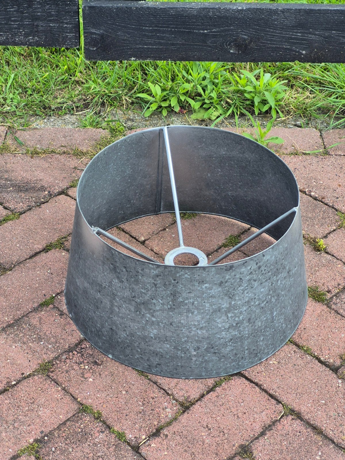 Stoere Industriële metalen Lampenkap – Ø 40 cm verzinkt, Ophalen of Verzenden, Zo goed als nieuw, Rond, 25 tot 50 cm
