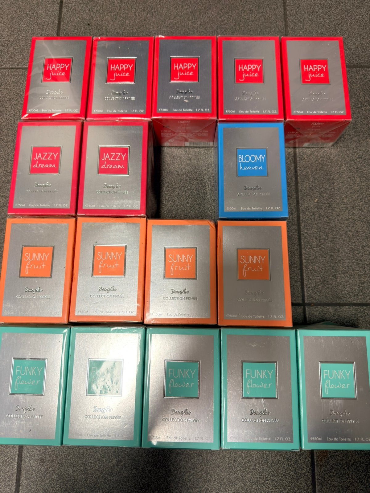 17 stuks douglass parfum, Ophalen, Nieuw