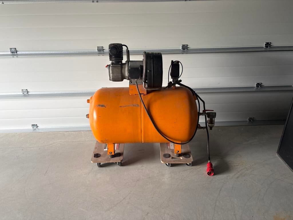 Kaeser Kompressor Coburg - Krachtige Industriële Compressor, Doe-het-zelf en Verbouw, Compressors, Ophalen, Gebruikt, 200 tot 400 liter/min
