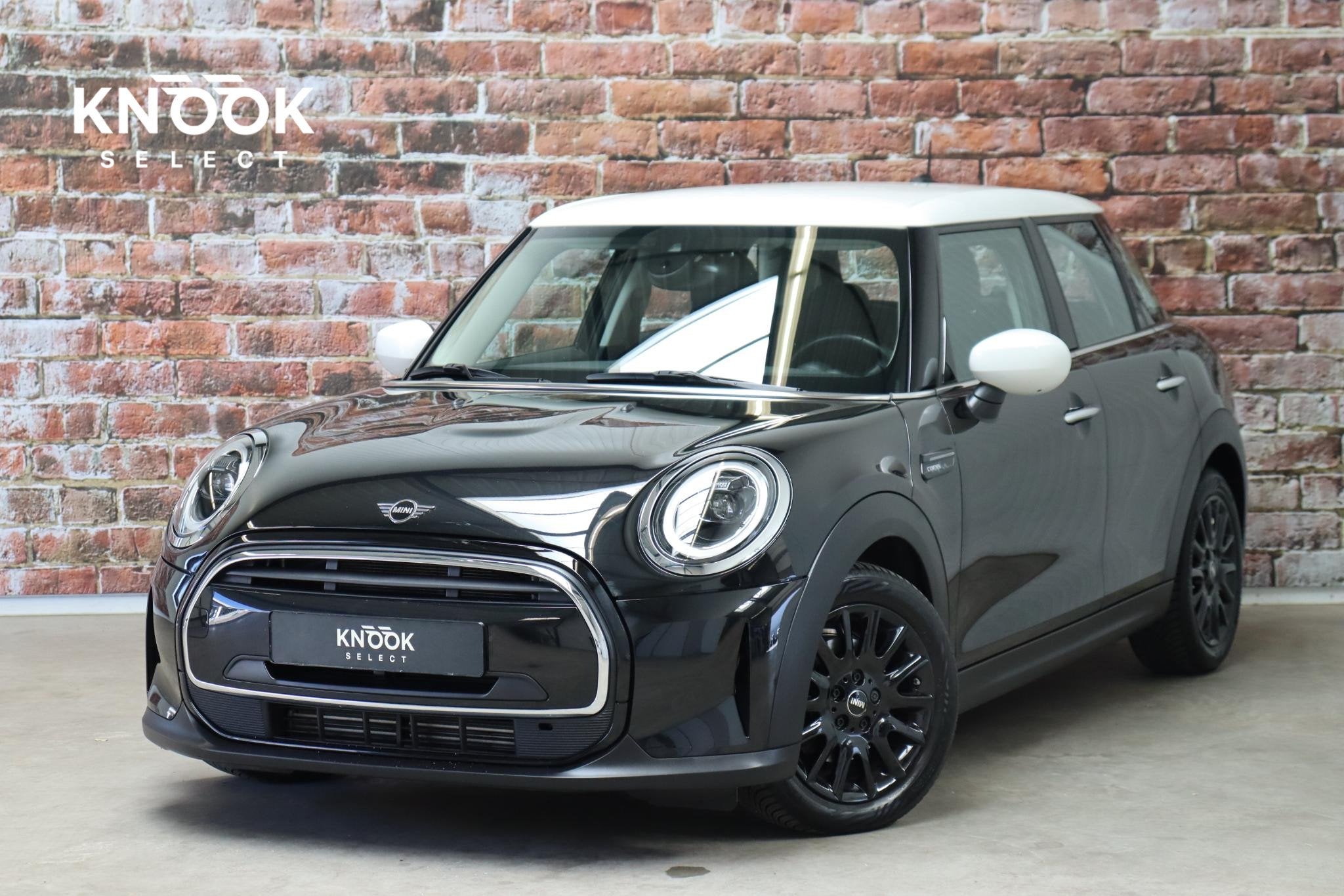 MINI Hatchback Cooper Camden Edition Automaat 5 deurs / Navi