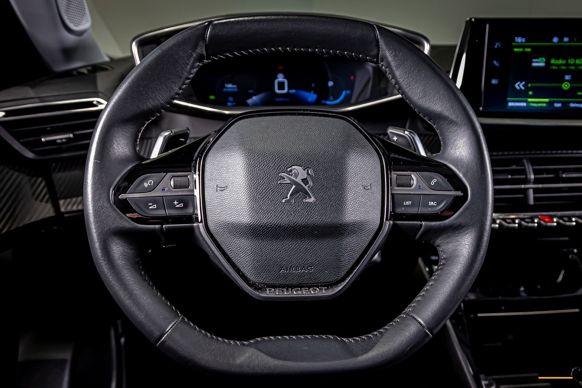 Peugeot 2008 1.2 PureTech Allure Pack|NAP|Trekhaak|Cam|CarPl, Auto's, Dealer onderhouden, 1199 cc, Leder en Stof, Wit
