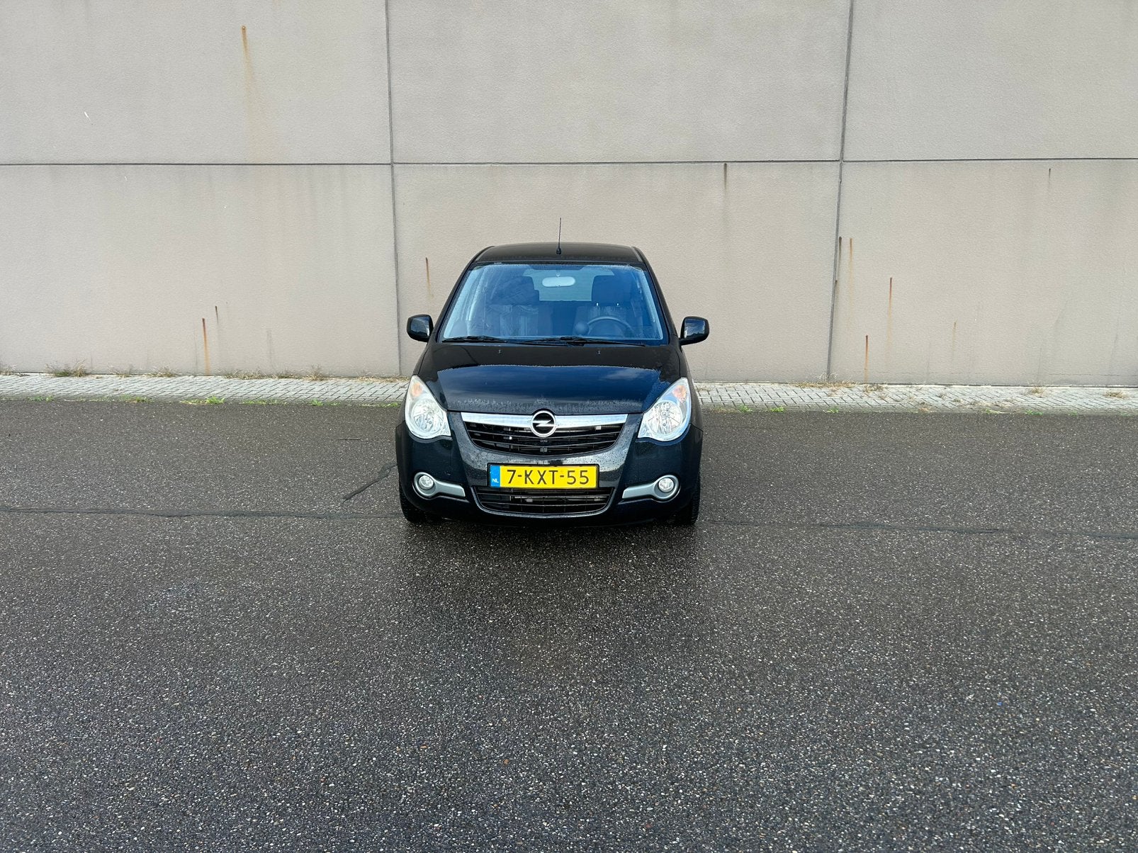 Opel Agila 1.0 12V 2013 Zwart 47724 km, Auto's, Voorwielaandrijving, Dealer onderhouden, 31 €/maand, Origineel Nederlands