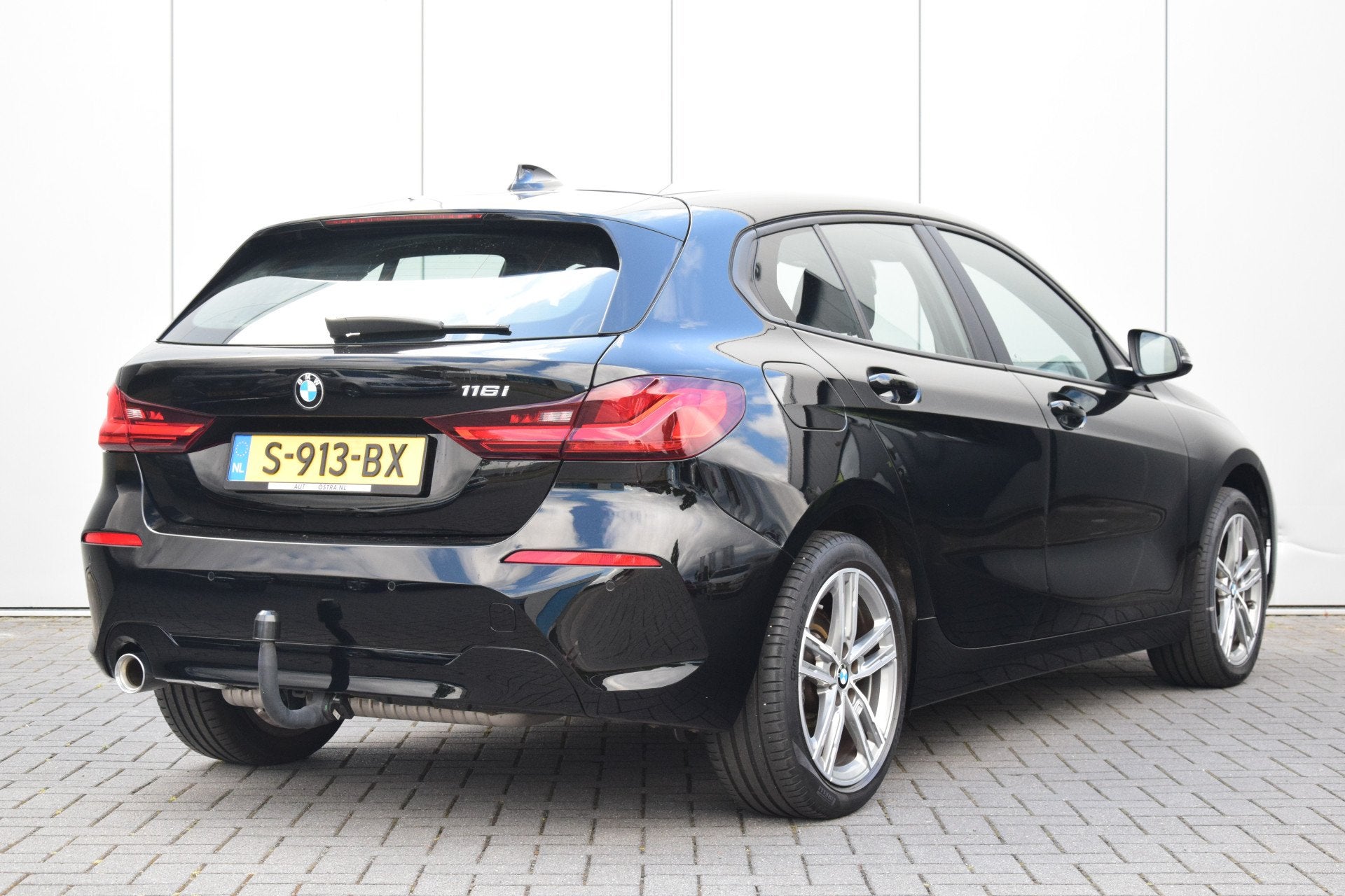BMW 1-serie 116i Navi/Carplay Led/Pack Ecc Cruise Pdc Trekha, Stof, Gebruikt, Zwart, Origineel Nederlands