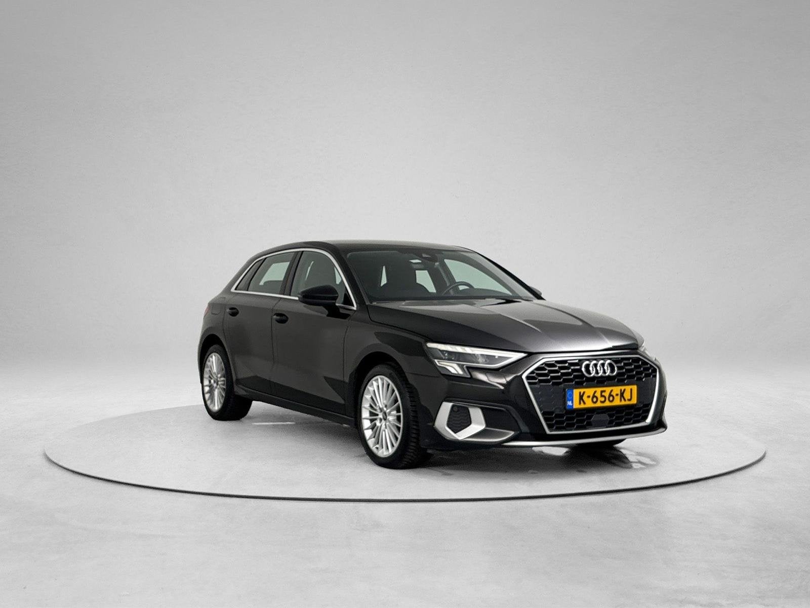 Audi A3 30 Tfsi 110pk S-tronic 2021 Zwart, Zwart, Origineel Nederlands, 19 km/l, 3 cilinders