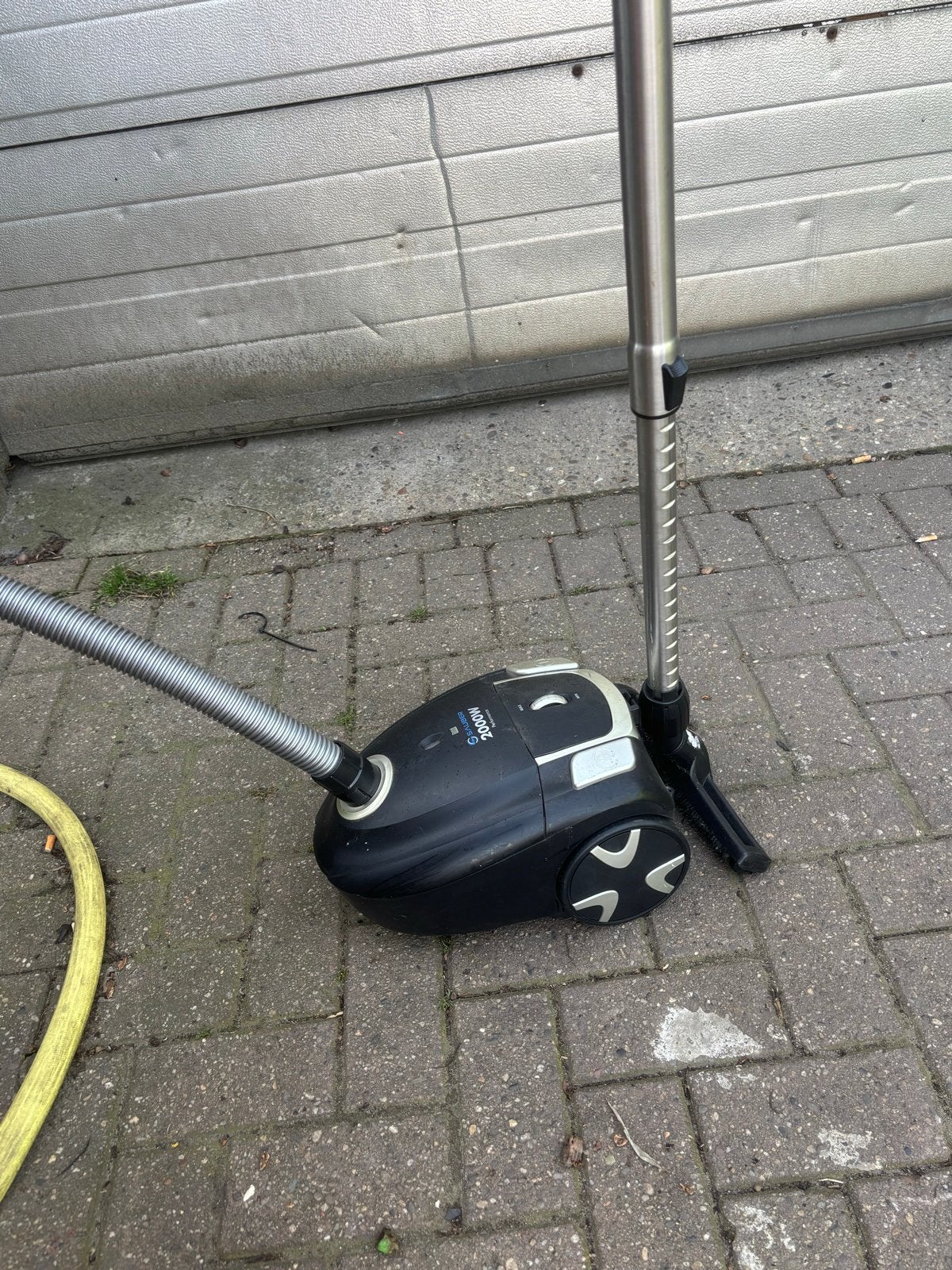 Stofzuiger Salubria 2000W - Krachtig en Betrouwbaar, Gebruikt, 2000 watt of meer, Sledestofzuiger, Ophalen