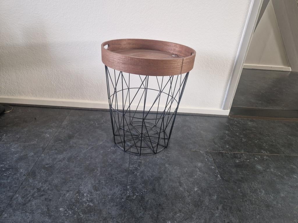 Bijzet tafel en mand, Huis en Inrichting, Tafels | Bijzettafels, Minder dan 55 cm, Rond, Zo goed als nieuw, Ophalen