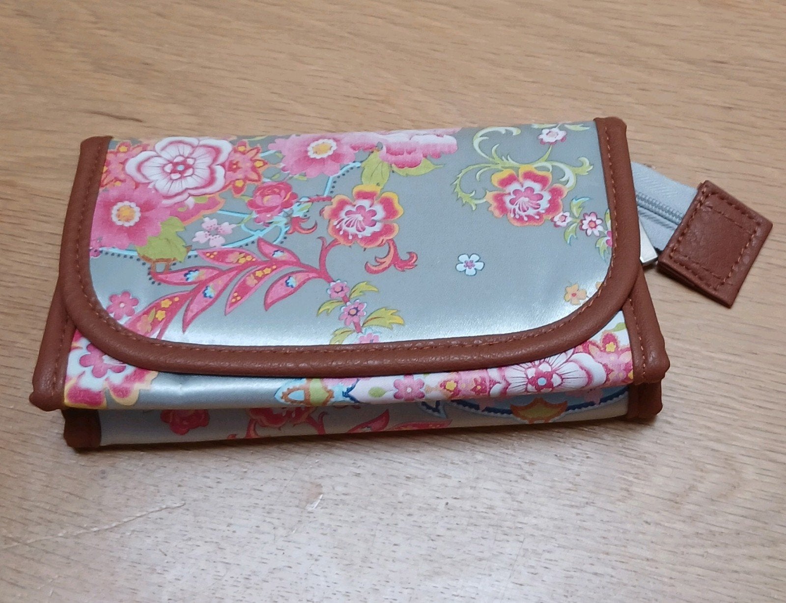 schattig make-up tasje, Ophalen of Verzenden, Nieuw, Grijs, Overige merken
