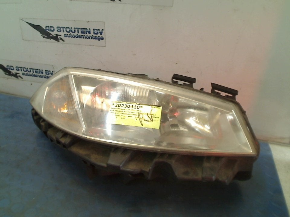 Koplamp Rechts Renault Megane II CC (EM) 2004 8200073221J, Gebruikt, Renault Deutschland AG, Dialog.deutschland@renault.de, Peter-Huppertz-Straße 5, Köln 51063, , Duitsland