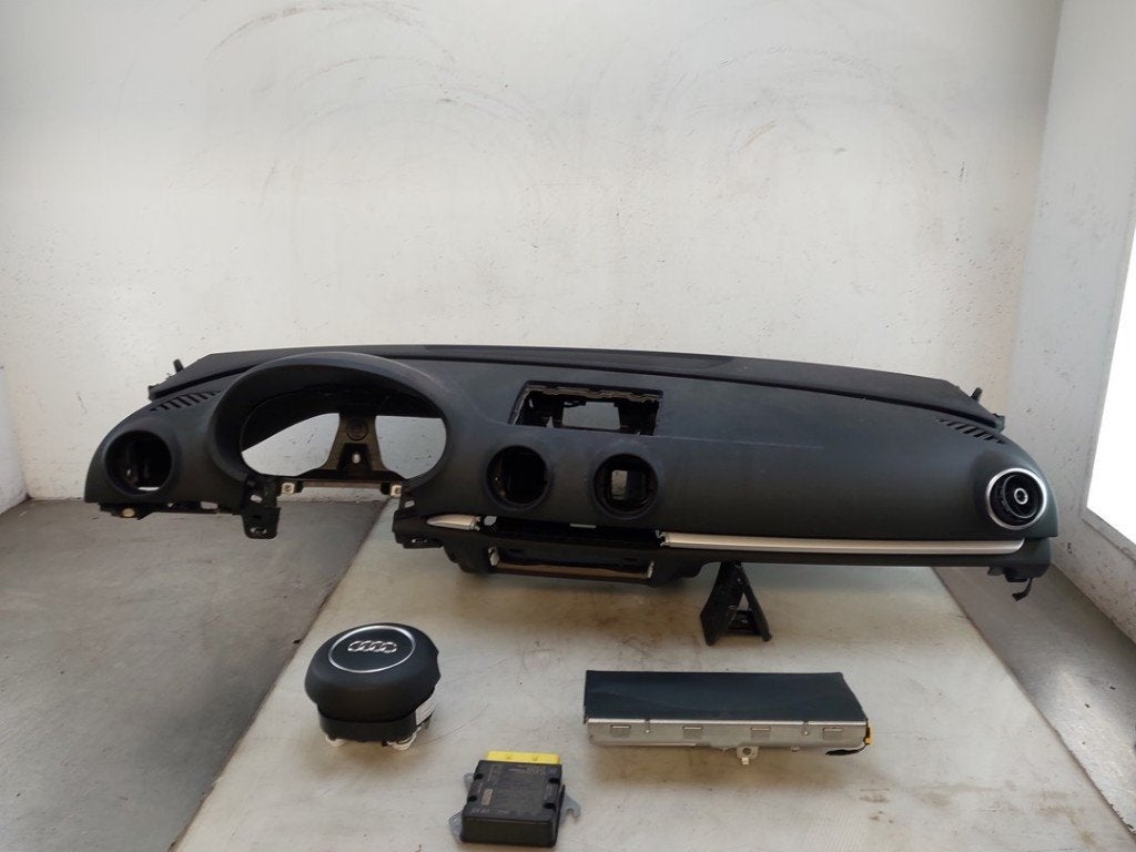 Airbag Set + Dashboard A3 Sportback (8VA/8VF) 2013, Gebruikt, Auto-Union-Straße  1, Ingolstadt 85057, , Duitsland, Info@audi.de