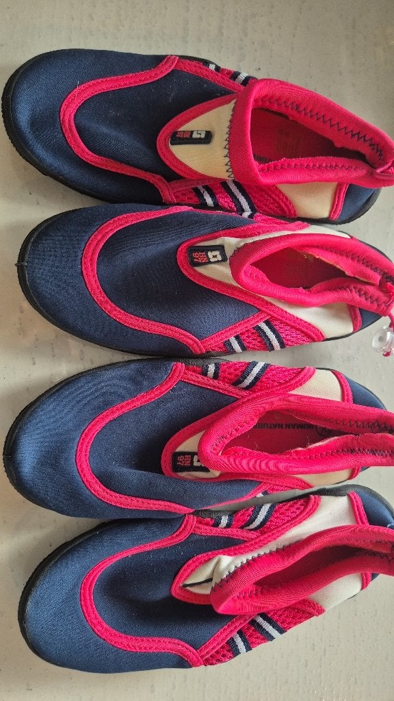 Waterschoenen, Kinderen en Baby's, Kinderkleding | Schoenen en Sokken, Ophalen of Verzenden, Zo goed als nieuw, Overige typen