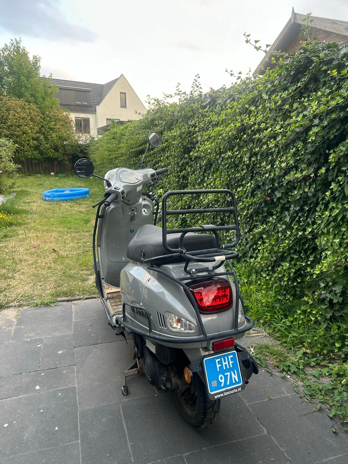 La souris - Grijs - Goed onderhouden, Fietsen en Brommers, Scooters | Overige merken, Ophalen, Gebruikt, Maximaal 45 km/u, Benzine