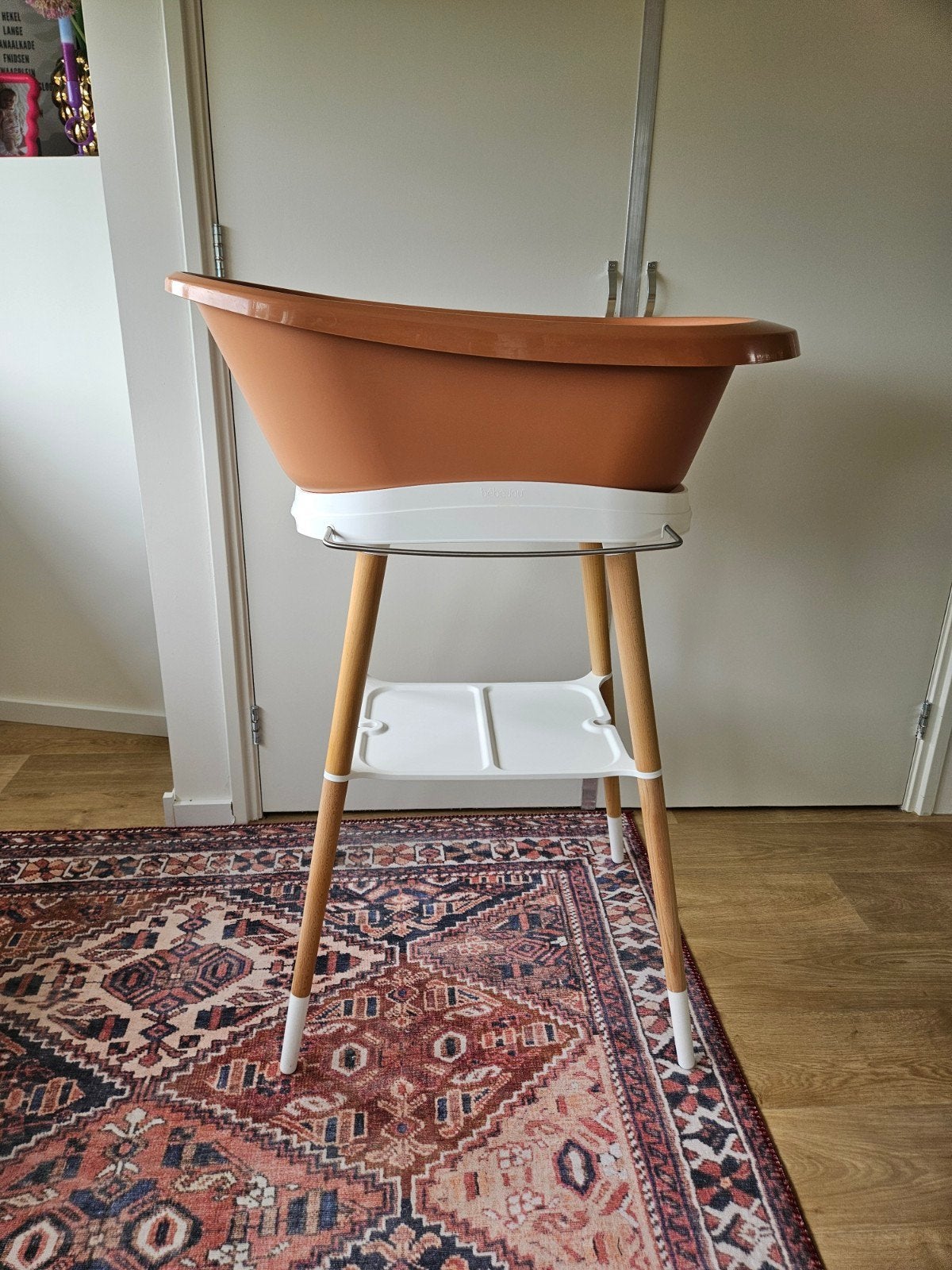 Bébé-jou babybadje met standaard en badzitje, Kinderen en Baby's, Badjes en Verzorging, Ophalen of Verzenden, Zo goed als nieuw