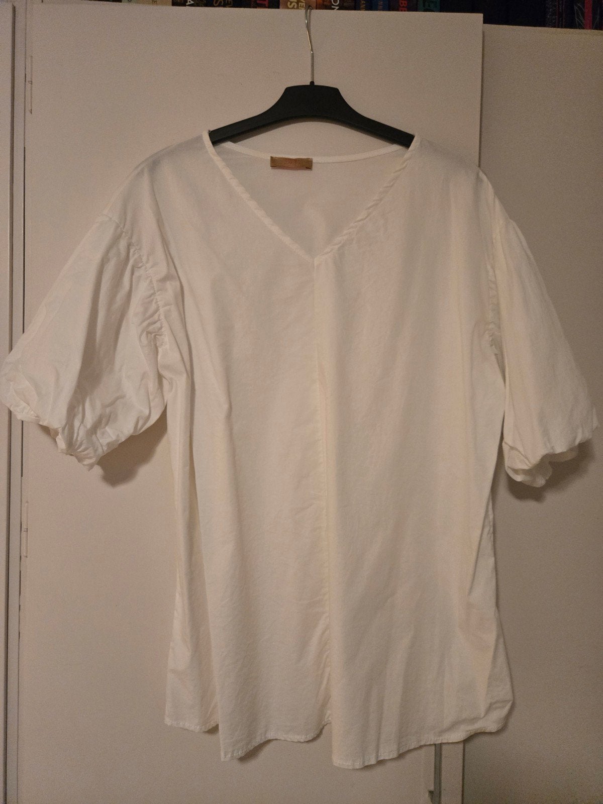 Witte blouse met pofmouwen - Maat 44, Kleding | Dames, T-shirts, Wit, Maat 42/44 (L), Ophalen of Verzenden, Korte mouw