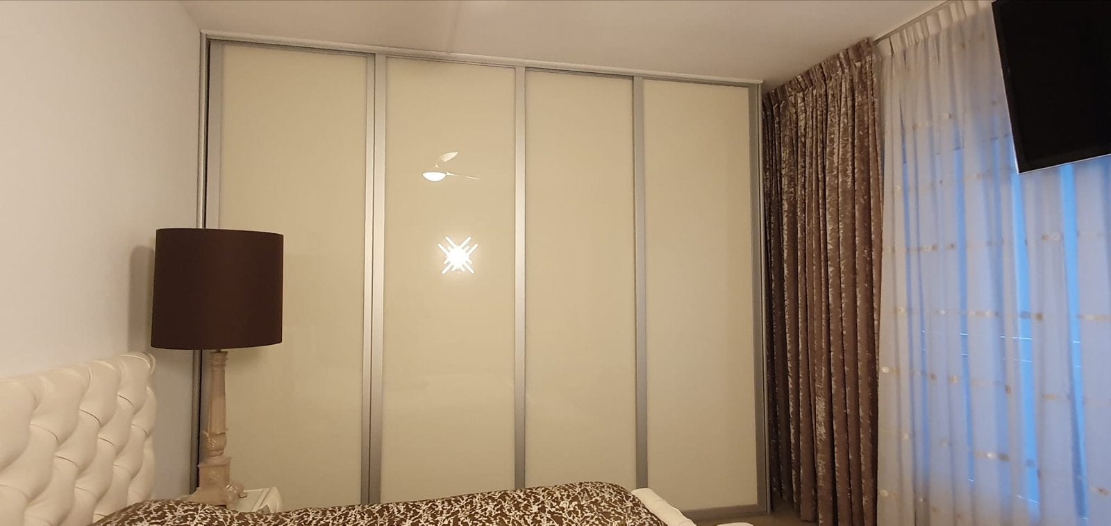 Grote kledingkast met glazen schuifdeuren, Ophalen, 200 cm of meer, 200 cm of meer, Glas