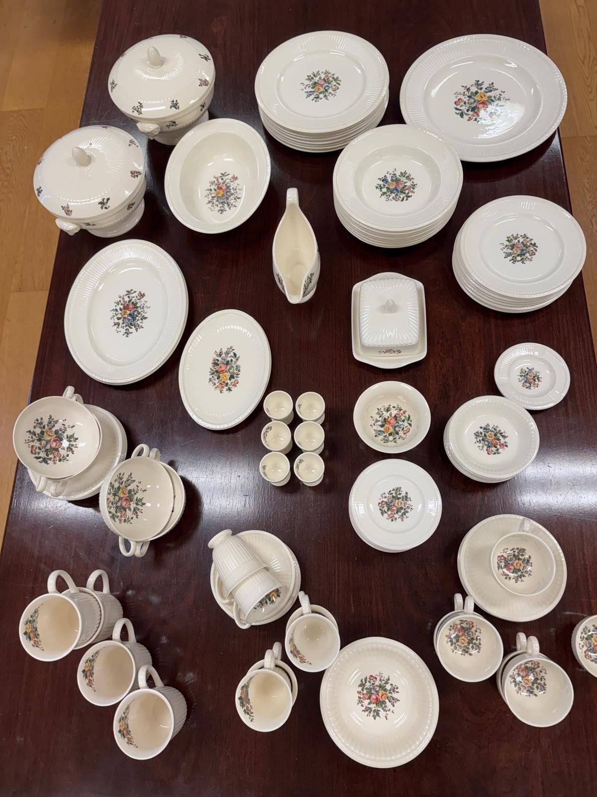 Uitgebreid Wedgwood Conway servies - 60+ stuks, Ophalen