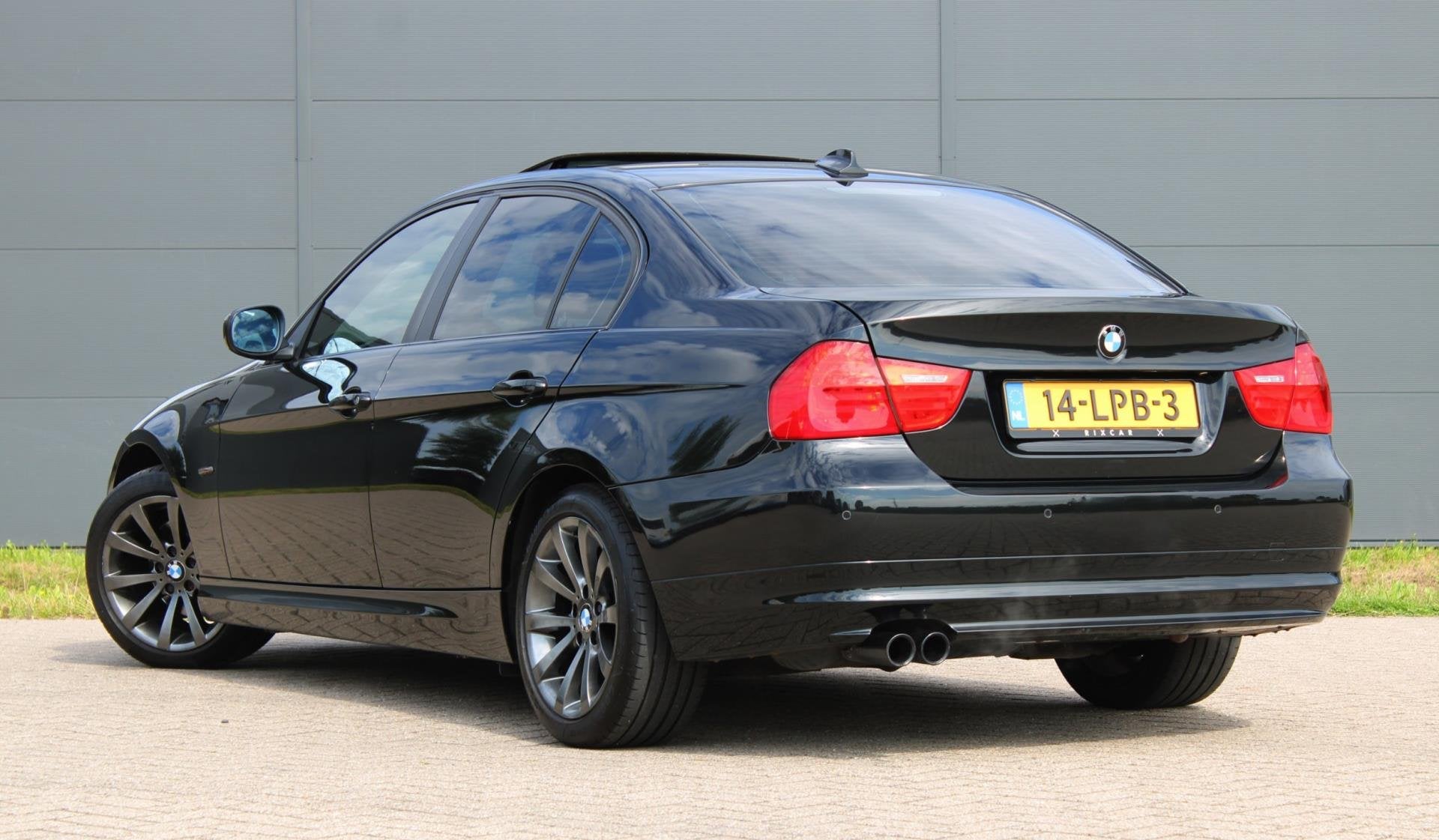 BMW 3-serie 325i LCI HighExecutive Schuifdak Automaat Trekha, Auto's, Automaat, 745 kg, Achterwielaandrijving, Gebruikt