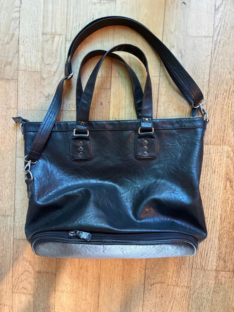 rundslederen tas, Sieraden, Tassen en Uiterlijk, Tassen | Reistassen en Weekendtassen, 40 tot 60 cm, 30 cm of meer, Zwart, Ophalen of Verzenden