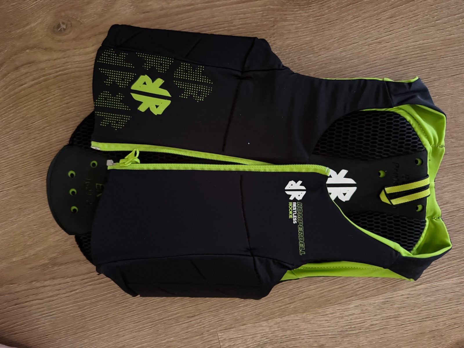 Komperdell Rookie Cross 6.0 Junior Rugbeschermer Vest, Kleding | Dames, Ophalen of Verzenden, Zo goed als nieuw, Maat 34 (XS) of kleiner