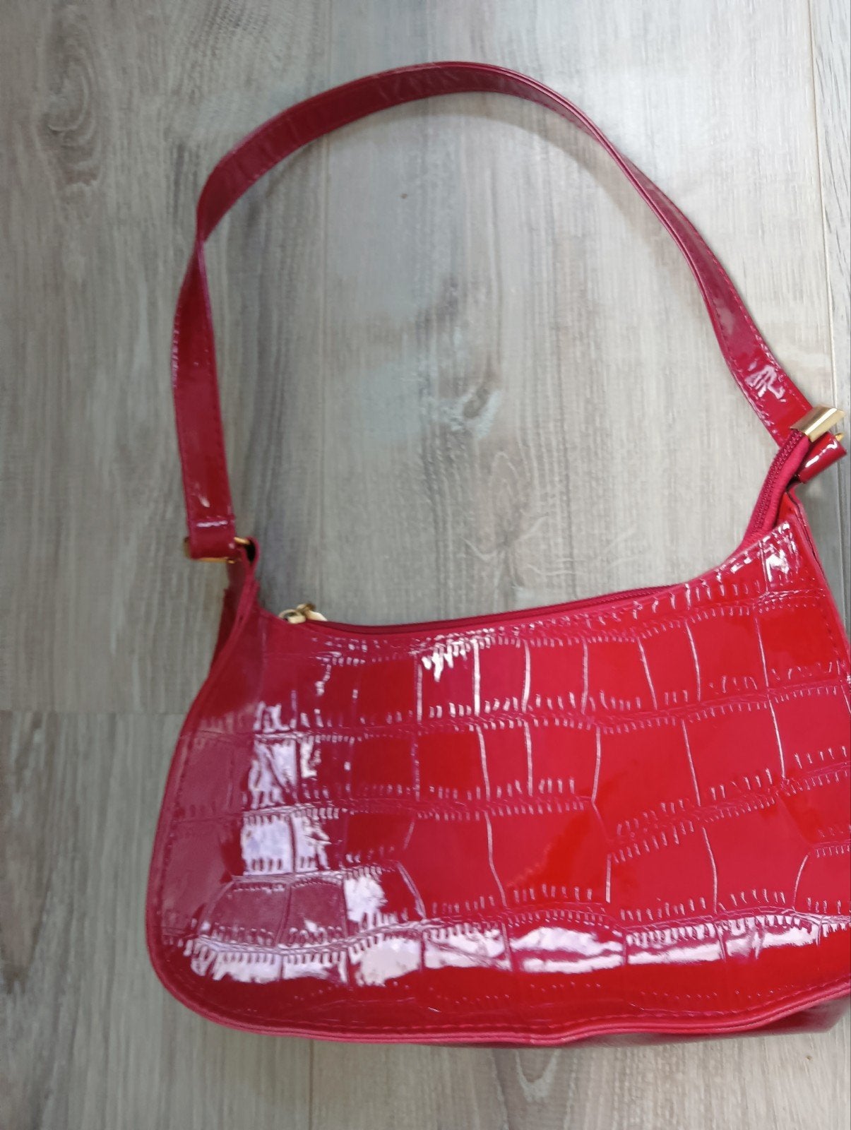 Donkerrood glanzend krokodillen look tasje 23x14x7 cm, Ophalen of Verzenden, Gebruikt, Rood, Handtas