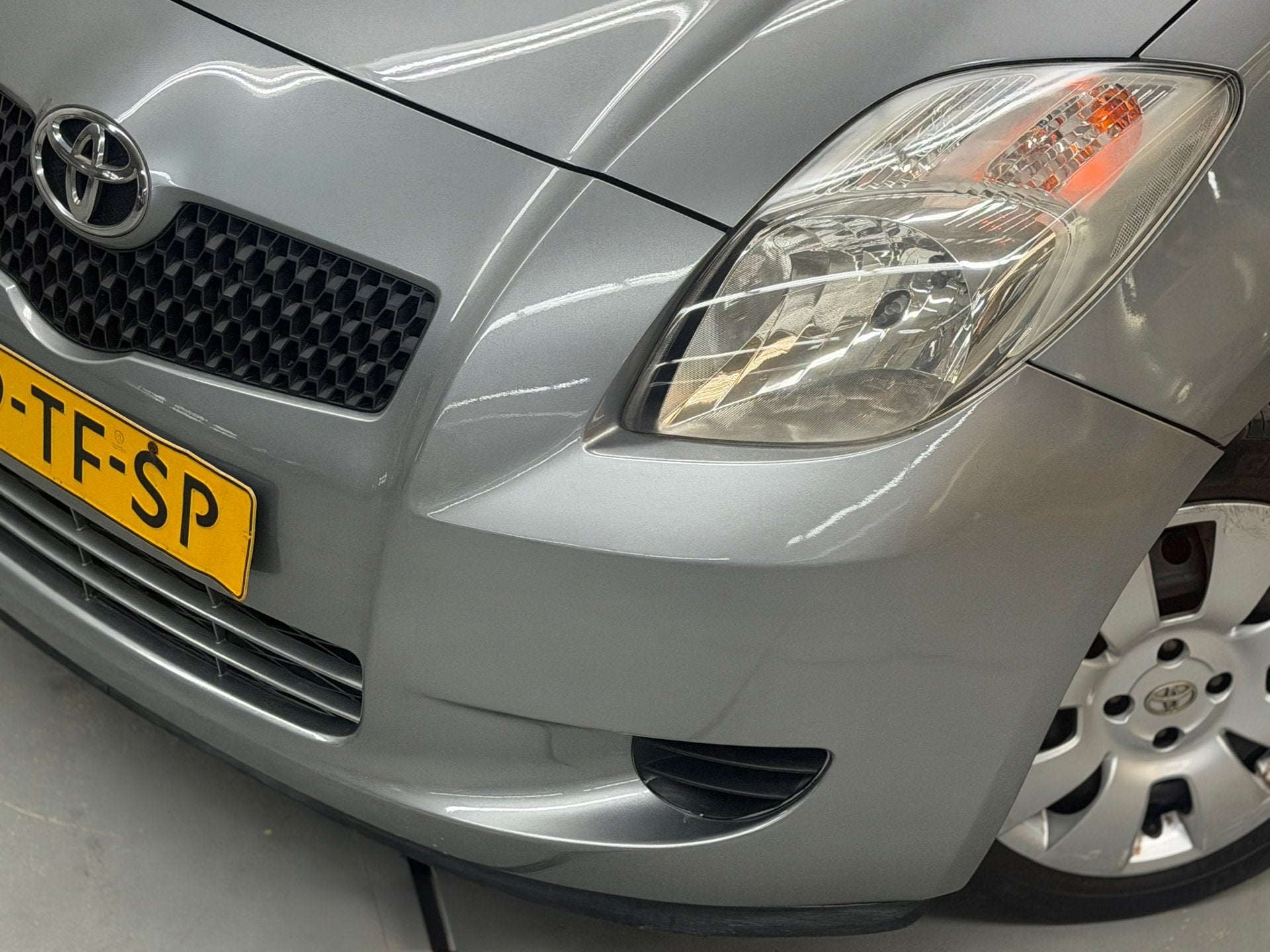 Toyota Yaris 1.3 VVTi Sol MMT Automaat Lage KM Airco Dealero, Dealer onderhouden, Stof, 4 cilinders, Origineel Nederlands