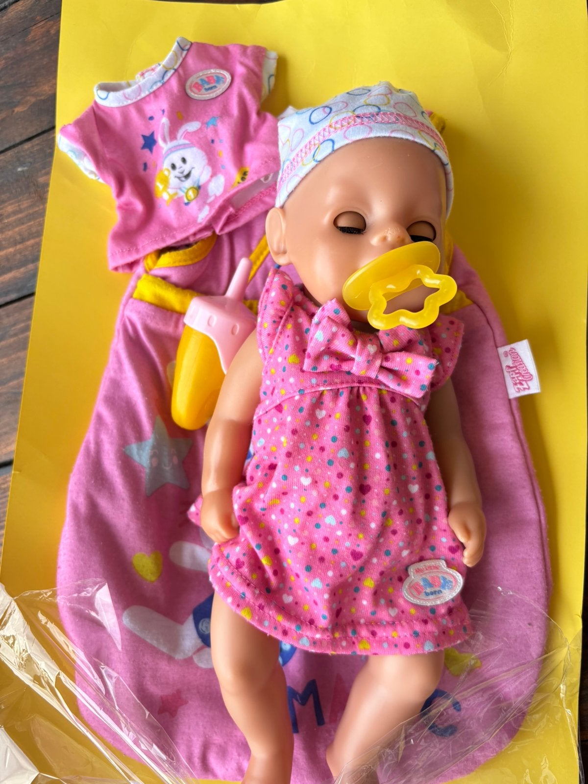 8 delige Zapf Baby Born set pop kleding slaapzak speen fles, Ophalen of Verzenden, Zo goed als nieuw, Babypop