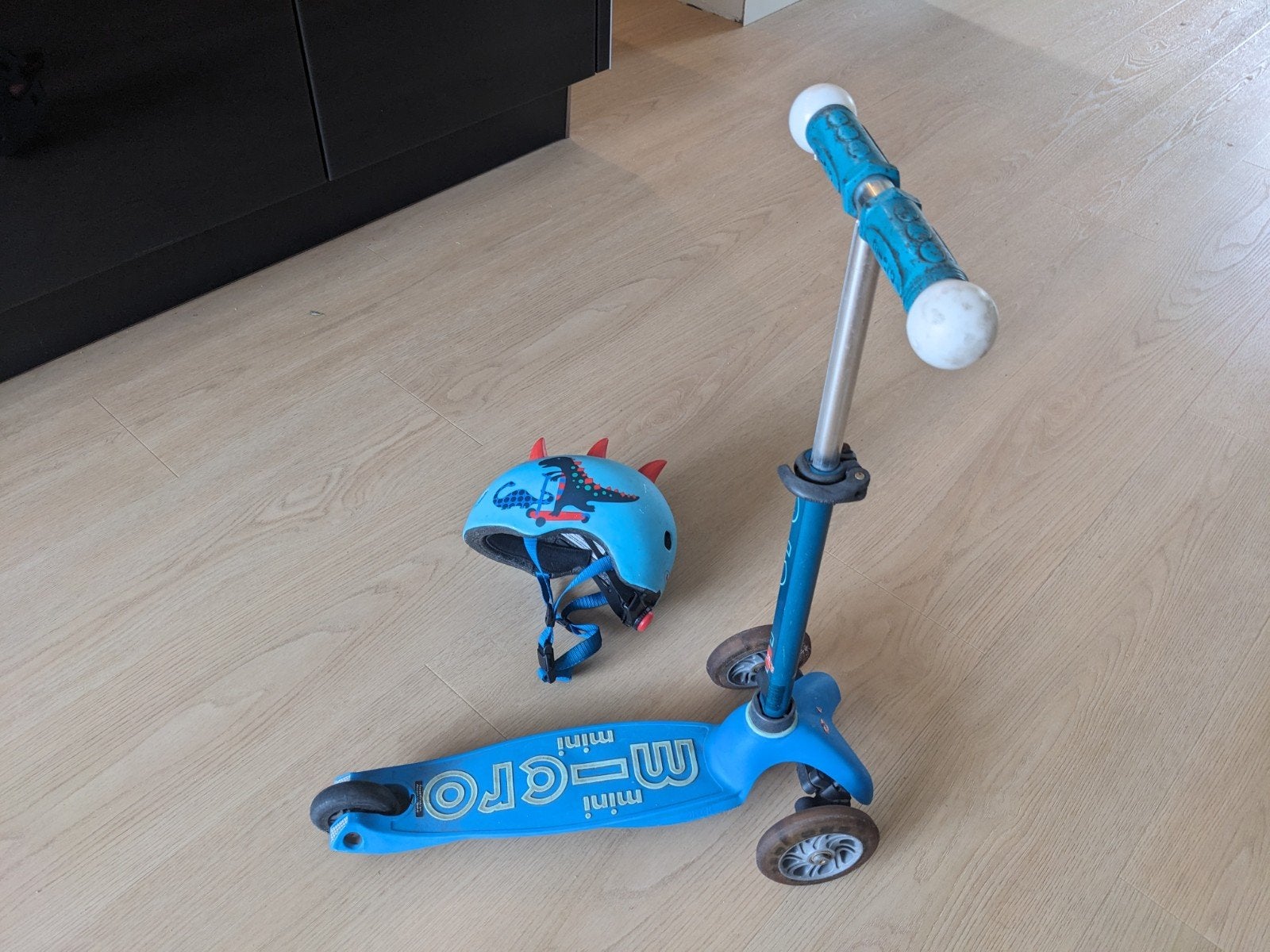 Micro Mini step met helm en lampjes in de wielen - Blauw, Fietsen en Brommers, Ophalen, Gebruikt, Gewone step, Micro Mini