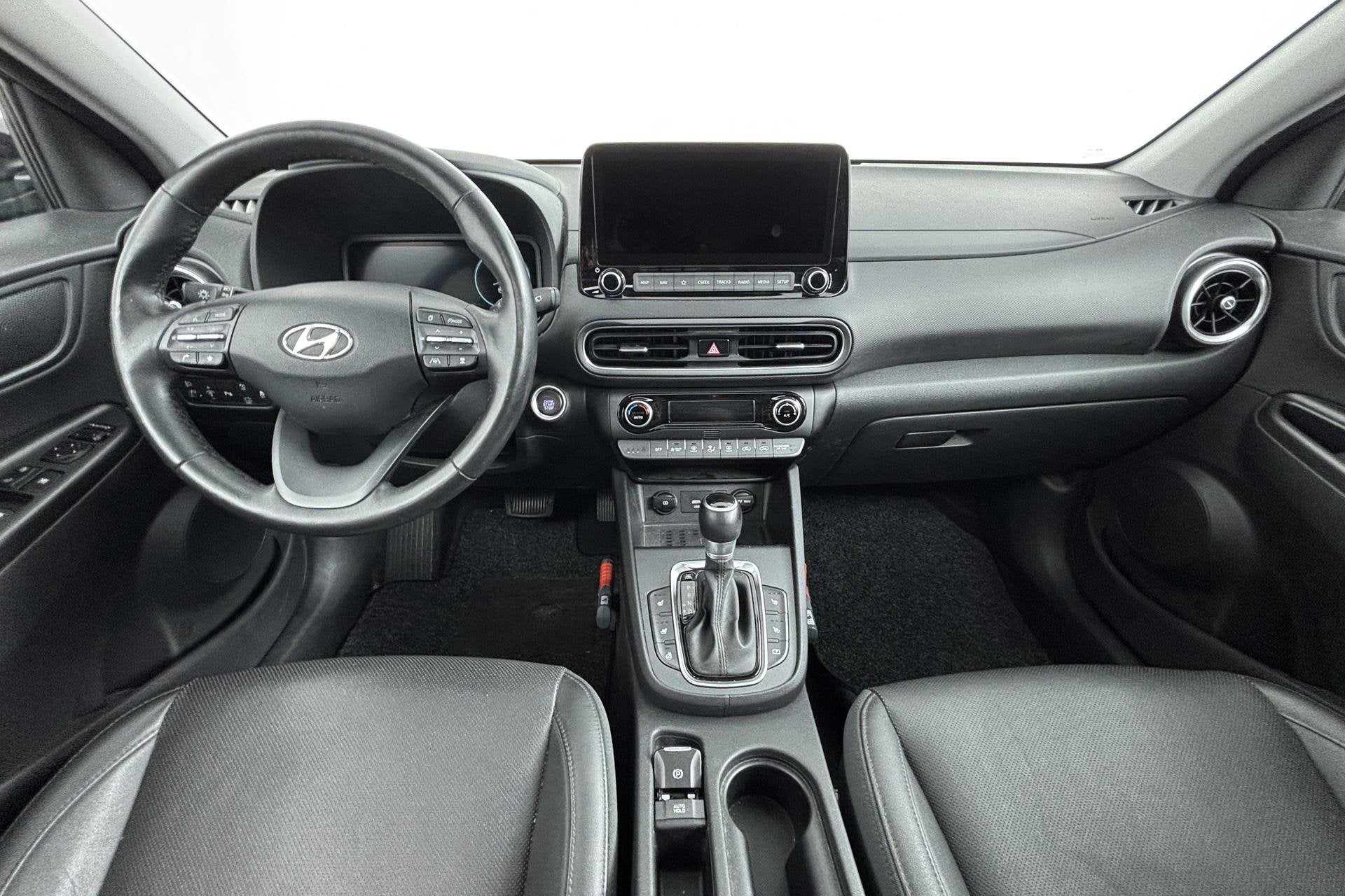 HYUNDAI KONA 1.6 GDI HEV PREMIUM SKY I SCHUIFDAK I AUTOMAAT, Auto's, Gebruikt, Zwart, Origineel Nederlands, SUV of Terreinwagen