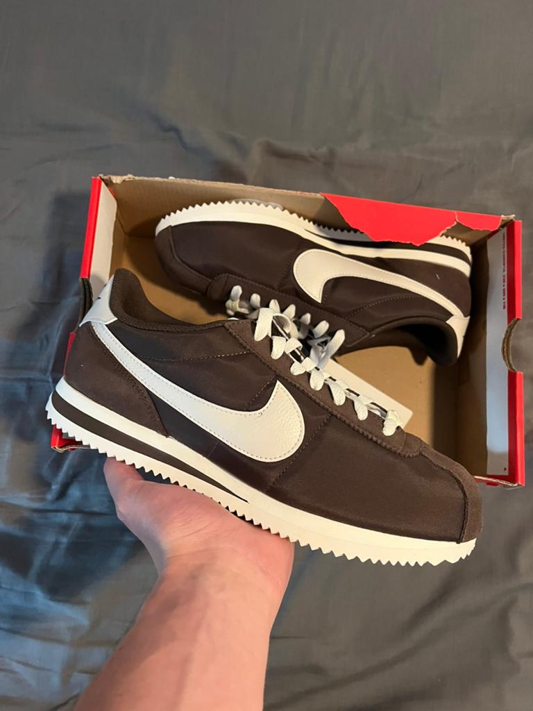 Nike Cortez Baroque Brown - Maat 42, Bruin, Nieuw, Ophalen of Verzenden, Sneakers of Gympen