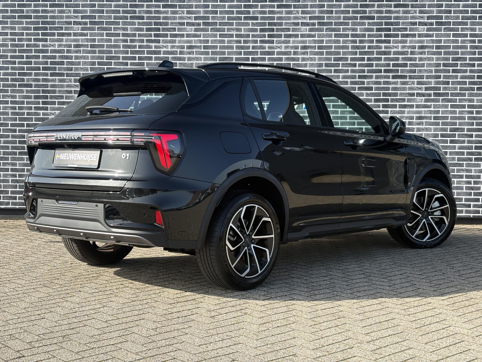 Lynk & Co 01