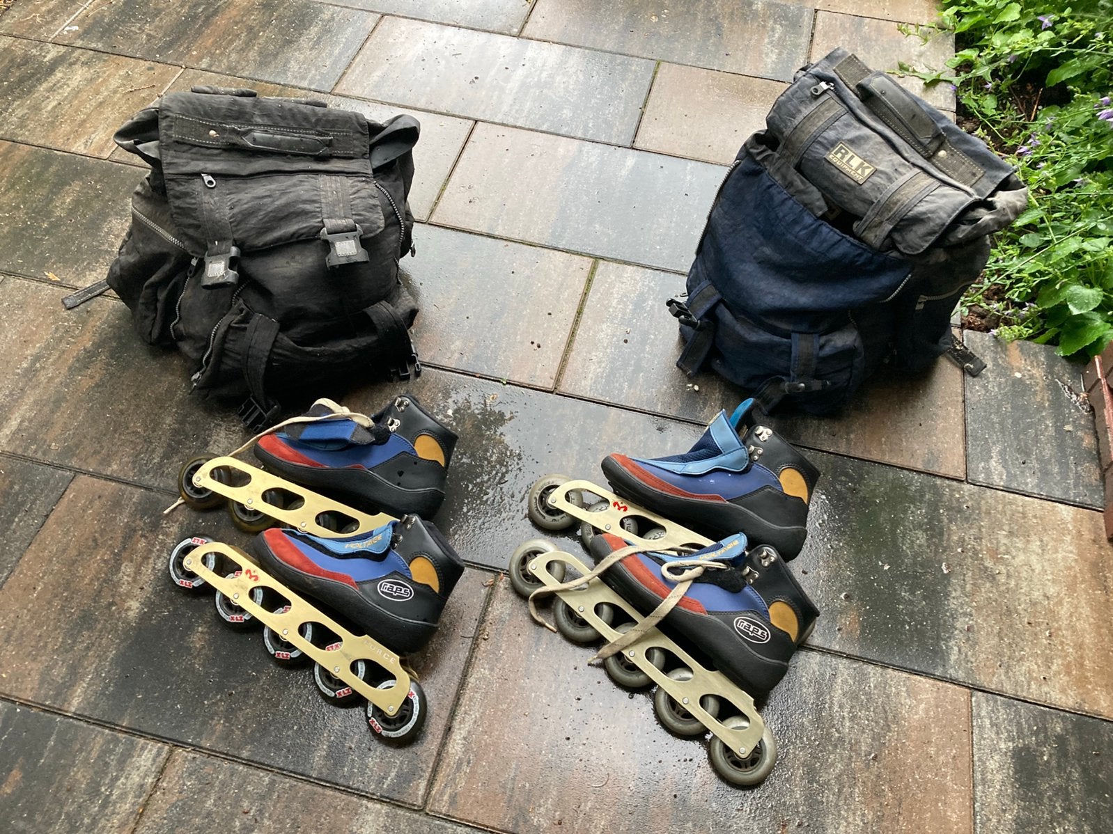 Twee sets Raps Voltage inline skeelers met tassen en bescher, Sport en Fitness, Gebruikt, Inline skates 5 wielen, Dames, Ophalen
