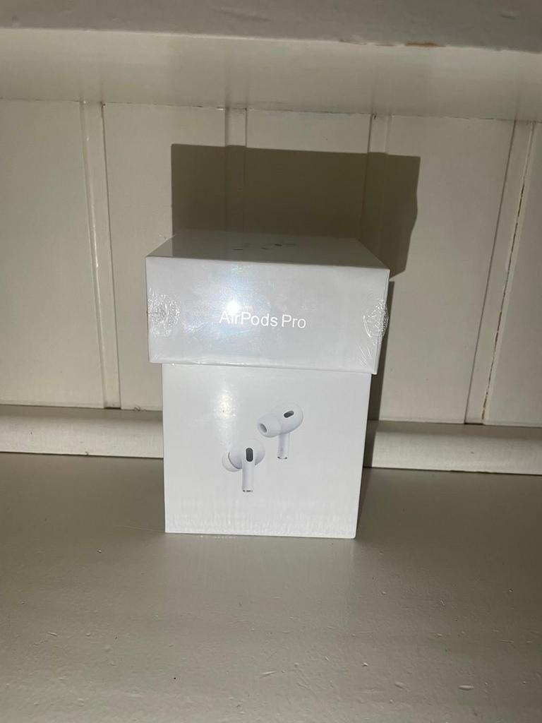 Apple AirPods Pro 2 - Gloednieuw en Verzegeld