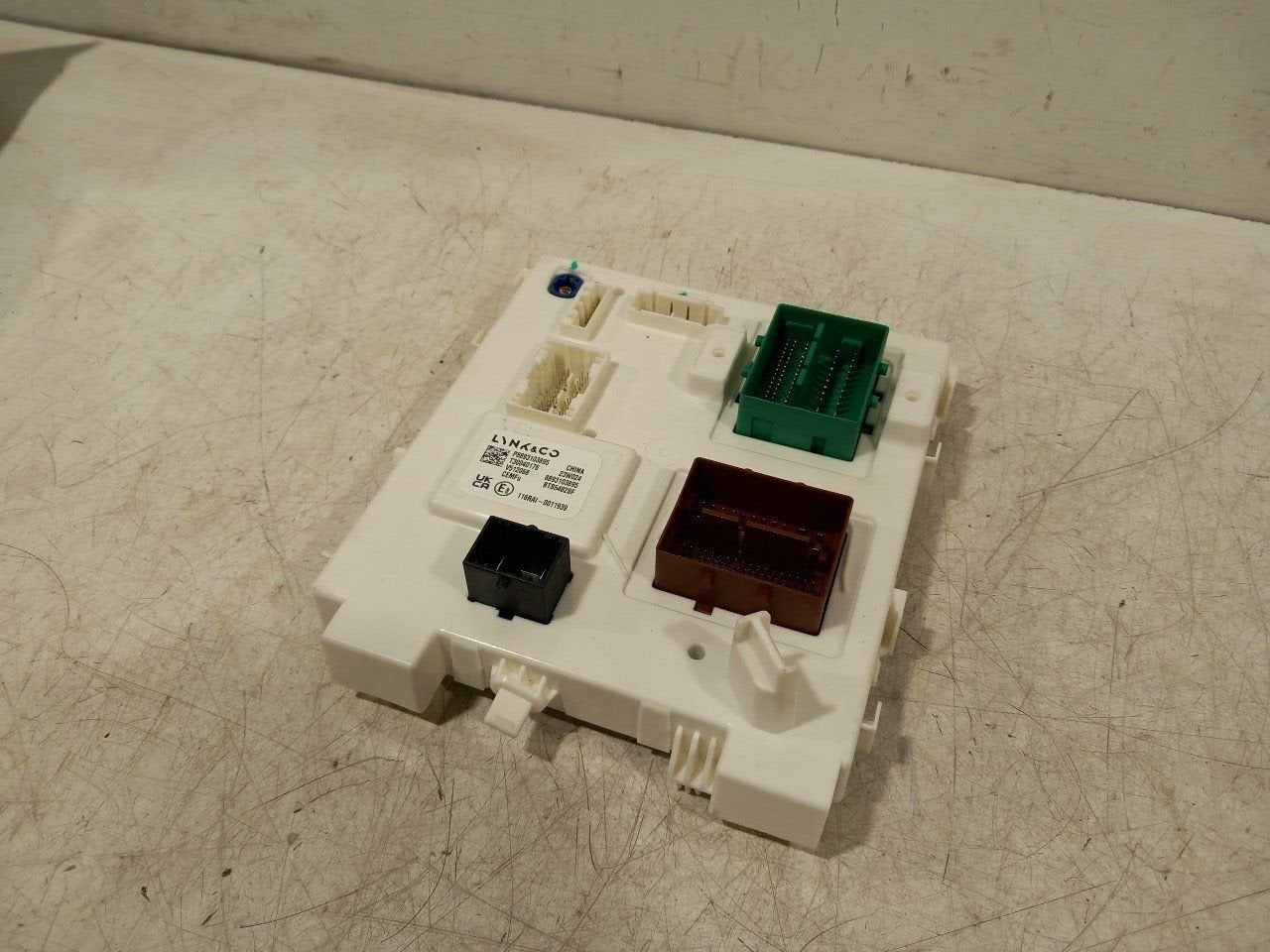 Computer body control Lynk & Co 01, Onderdelen@venauto.nl, Van der Ven Autorecycling B.V., Gebruikt, Ettenseweg 76, 4706 PB Roosendaal, The Netherlands