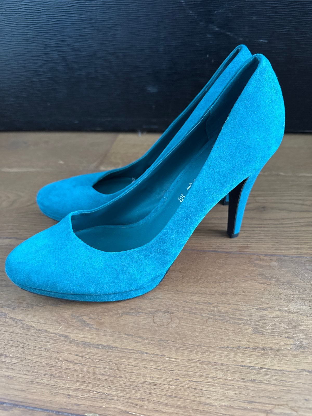Turquoise suede pumps maat 39- nieuw, Pumps, Overige kleuren, Nieuw, Ophalen of Verzenden
